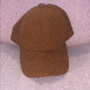 Hadley Wren faux Sherpa Ball Cap